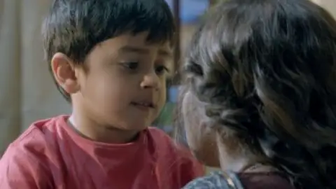 Still 1 of Hamari Adhuri Kahani (2015) BluRay [Hindi DD5.1] 1080p 720p & 480p [x264/HEVC]