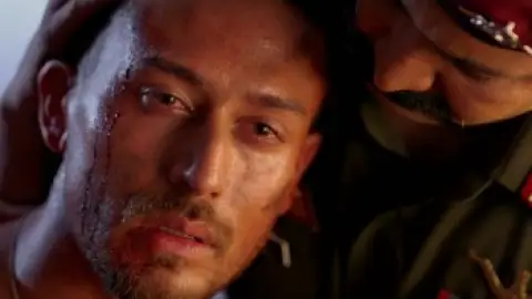 Still 6 of Baaghi 2 (2018) WEB-DL [Hindi DD5.1] 1080p 720p & 480p [x264/HEVC]