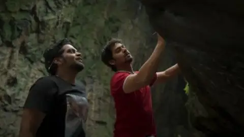 Still 4 of Manjummel Boys (2024) WEB-DL [Hindi (ORG 5.1) + Malayalam] 4K 1080p 720p & 480p Dual Audio [x264/HEVC]