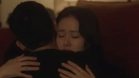 Still 6 of Something in the Rain (Season 1) WEB-DL [Hindi (ORG 2.0) & Korean] 1080p 720p & 480p [x264/HEVC] Dual Audio DD2.0