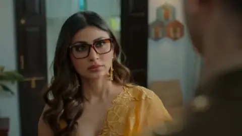 Still 5 of Salakaar (Season 1) WEB-DL [Hindi DD5.1] 4K 1080p 720p & 480p [x264/HEVC] HD | ALL Episodes [JioHotStar Series]