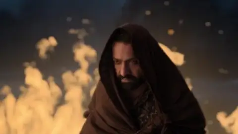 Still 1 of Devara: Part 1 (2024) WEB-DL [Hindi (DD5.1) & Telugu] 4K 1080p 720p & 480p Dual Audio [x264/10Bit-HEVC]