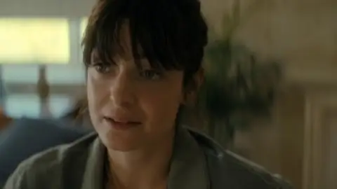 Still 2 of The Ex-Wife (Season 2) WEB-DL [Hindi (DD2.0) & English] 1080p 720p & 480p x264