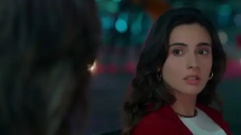 Still 3 of Sara – Woman in the Shadows (Season 1) WEB-DL [Hindi (DD5.1) & English] 1080p 720p & 480p [x264/10Bit-HEVC] | NF Series