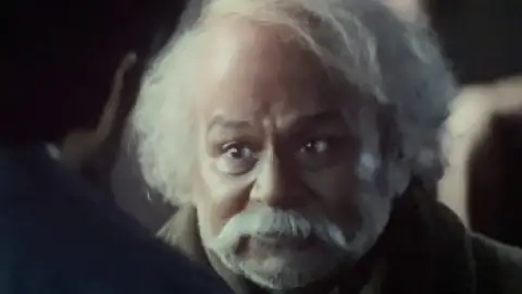 Still 1 of Chehre (2021) Hindi HQ PRE-DVD 720p / 480p x264 [HD-CamRip]