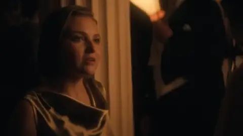 Still 2 of Agatha Christie’s Seven Dials (Season 1) WEB-DL [Hindi (DD5.1) & English] 4K 1080p 720p & 480p [x264/10Bit-HEVC] | [ALL Episodes] | NF Series