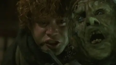 Still 5 of The Lord of the Rings: The Return of the King (2003) EXTENDED BluRay [Hindi (ORG 5.1) & English] 1080p 720p & 480p Dual Audio [x264/10Bit-HEVC]