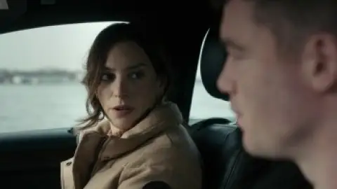 Still 2 of The Night Agent (Season 3) WEB-DL [Hindi (DD5.1) & English] 1080p 720p & 480p [x264/ESubs] | [ALL Episodes] | NF Series