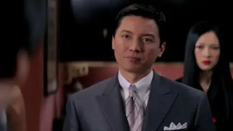 Still 5 of Rush Hour 2 (2001) BluRay [Hindi (ORG 2.0) & English] 1080p 720p & 480p Dual Audio [x264/10Bit-HEVC]