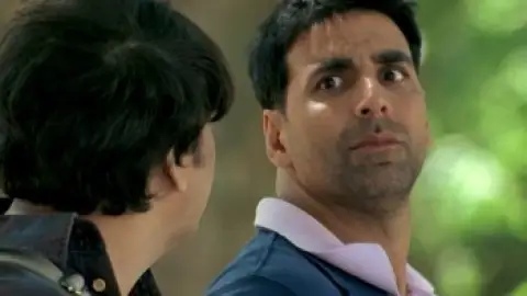 Still 4 of Bhagam Bhag (2006) BluRay [Hindi DD5.1] 1080p 720p & 480p [x264/HEVC]