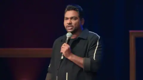 Still 1 of Papa Yaar by Zakir Khan (2026) WEB-DL [Hindi DD5.1] 4K 1080p 720p & 480p [x264/HEVC]