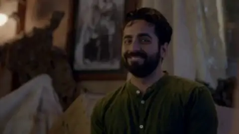 Still 6 of Meri Pyaari Bindu (2017) WEB-DL [Hindi DD5.1] 1080p 720p & 480p [x264/HEVC]