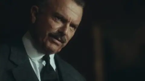 Still 7 of Peaky Blinders (Season 2) BluRay [Hindi (DD2.0) & English] 1080p 720p & 480p [x264/10Bit-HEVC] | [ALL Episodes] | TV Series