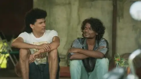 Still 5 of Moonwalk (2025) DS4K WEB-DL [Hindi (DD5.1) & Malayalam] 4K 1080p 720p & 480p Dual Audio [x264/10Bit-HEVC]