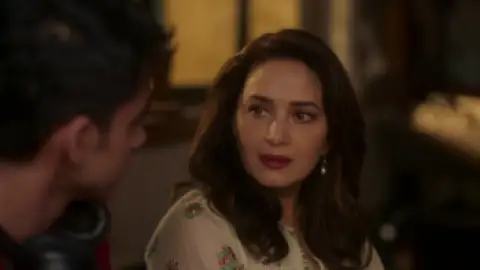 Still 3 of The Fame Game (Season 1) WEB-DL [Hindi DD5.1] 1080p 720p & 480p [x264/ESubs] HD | ALL Episodes [NetFlix Series]