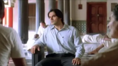 Still 5 of Malamaal Weekly (2006) WEB-DL [Hindi DD2.0] 1080p 720p & 480p [x264/HEVC]