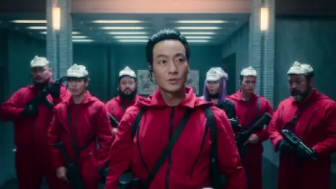 Still 1 of Money Heist: Korea – Joint Economic Area (Season 1) WEB-DL [Hindi DD5.1 & English] 1080p 720p 480p Dual Audio [x264/10Bit-HEVC] | NetFlix [ALL Episodes]