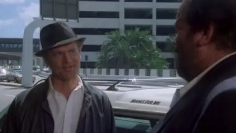 Still 6 of Miami Supercops (1985) BluRay [Hindi (DD2.0) & English] 1080p 720p & 480p Dual Audio [x264/10Bit-HEVC]