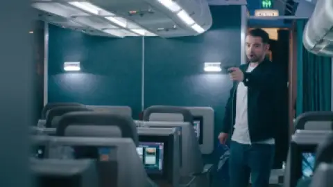 Still 3 of Hijack (Season 1) WEB-DL [Hindi (DD5.1) & English] 4K 1080p 720p & 480p [x264/10Bit-HEVC] | [ALL Episodes] | AppleTV+ Series