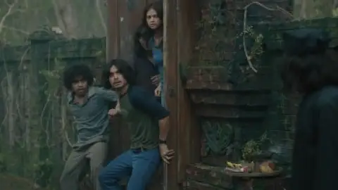Still 8 of Dancing Village: The Curse Begins (2024) WEB-DL [Hindi (ORG 5.1) & Indonesian] 4K 1080p 720p & 480p Dual Audio [x264/10Bit-HEVC]