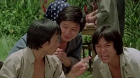 Still 1 of Drunken Master (1978) BluRay [Hindi (DD2.0) & Chinese] 1080p 720p & 480p Dual Audio [x264/ESubs]