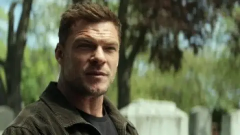 Still 8 of Neagley (Season 1) WEB-DL [Hindi (DD5.1) & English] 4K 1080p 720p & 480p [x264/10Bit-HEVC] | [ALL Episodes] | PrimeVideo Series