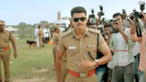 Still 4 of Theri (2016) UNCUT WEB-DL [Hindi (DD5.1) & Tamil] 1080p 720p & 480p Dual Audio [x264/10Bit-HEVC]
