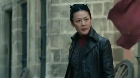 Still 6 of Young Sherlock (Season 1) WEB-DL [Hindi (DD5.1) & English] 4K 1080p 720p & 480p [x264/10Bit-HEVC] | [ALL Episodes] | PrimeVideo Series