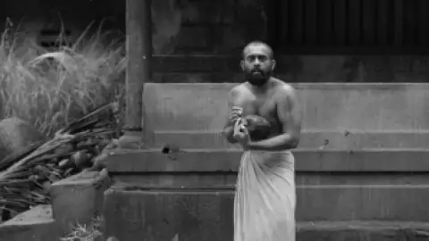 Still 1 of Bramayugam (2024) DS4K WEB-DL [Hindi (ORG 5.1) + Malayalam] 4K 1080p 720p & 480p Dual Audio [x264/HEVC]