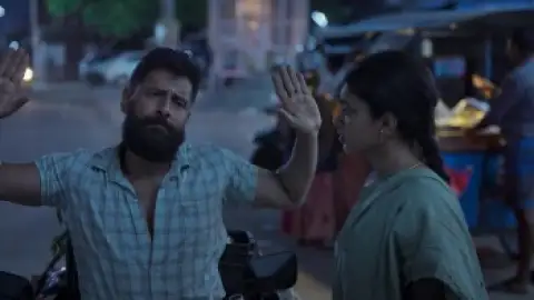 Still 1 of Veera Dheera Sooran: Part 2 (2025) [Hindi – HQ/Studio Dub] WEB-DL 4K 1080p 720p 480p [x264/HEVC] HD