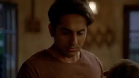 Still 1 of Meri Pyaari Bindu (2017) WEB-DL [Hindi DD5.1] 1080p 720p & 480p [x264/HEVC]
