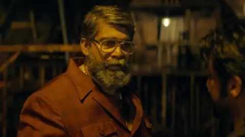 Still 7 of Retro (2025) DS4K WEB-DL [Hindi (DD5.1) & Tamil] 4K 1080p 720p & 480p Dual Audio [x264/10Bit-HEVC]