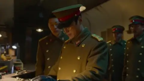Still 1 of Gyeongseong Creature (Season 1 – Part 2) WEB-DL [Hindi (ORG 5.1) & English] 1080p 720p & 480p [x264/10Bit-HEVC] | [ALL Episodes] | NF Series