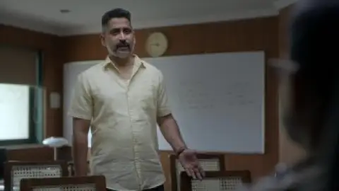 Still 7 of Daldal (Season 1) WEB-DL [Hindi DD5.1] 4K 1080p 720p & 480p [x264/HEVC] HD | ALL Episodes [PrimeVideo Series]