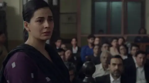 Still 5 of Criminal Justice Behind Closed Doors (Season 1) WEB-DL Hindi 1080p 720p & 480p DD5.1 x264 | JioHotstar Series