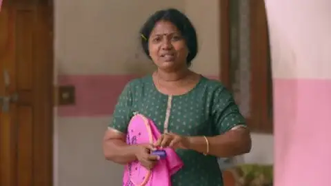 Still 1 of Pennum Porattum (2026) WEB-DL [Hindi (DD5.1) & Malayalam] 1080p 720p & 480p Dual Audio [x264/HEVC]