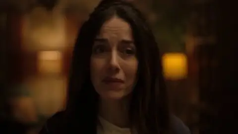 Still 4 of The Gardener (Season 1) WEB-DL [Hindi (DD 5.1) & English] 4K 1080p 720p & 480p x264 Dual Audio DD5.1 | NF Series