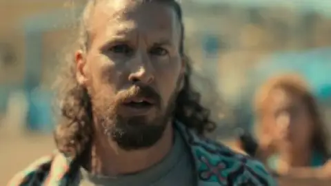 Still 1 of The Gringo Hunters (Season 1) WEB-DL [Hindi (DD5.1) & English] 1080p 720p & 480p x264
