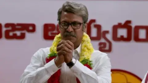Still 7 of Game Changer (2025) PROPER DS4K WEB-DL [Hindi (ORG 5.1) & Telugu] 4K 1080p 720p & 480p Dual Audio [x264/HEVC]