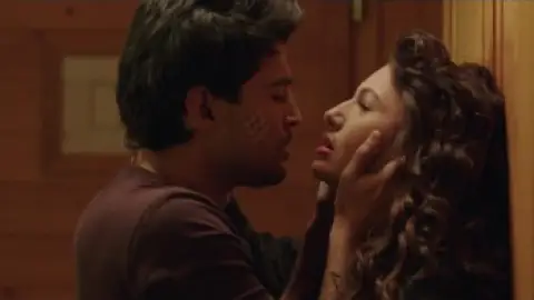 Still 4 of Fever (2016) WEB-DL [Hindi DD5.1] 1080p 720p & 480p [x264/HEVC]