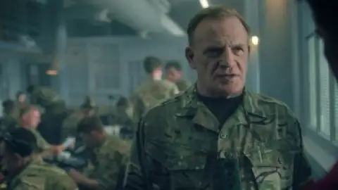 Still 6 of Hostage (Season 1) WEB-DL [Hindi (DD5.1) & English] 4K 1080p 720p & 480p [x264/10Bit-HEVC] | [ALL Episodes] | NF Series