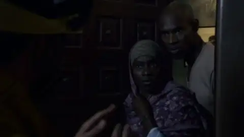 Still 3 of Quarantine (2008) BluRay [Hindi (DD5.1) & English] 1080p 720p & 480p Dual Audio [x264/ESubs]