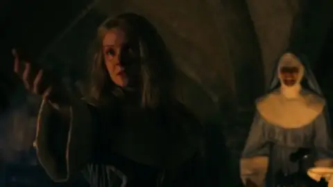 Still 6 of Dracula (Season 1) WEB-DL [Hindi (ORG 5.1) & English] 1080p 720p & 480p x264 Dual Audio DD5.1 | NF Series