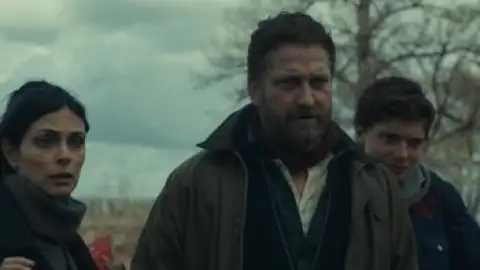 Still 5 of Greenland 2: Migration (2026) BluRay [Hindi (DD2.0) & English] 4K 1080p 720p & 480p Dual Audio [x264/10Bit-HEVC]