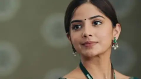 Still 2 of PT Sir (2024) WEB-DL [Hindi (DD2.0) & Tamil] 1080p 720p & 480p Dual Audio [x264/ESubs]
