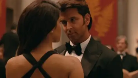 Still 6 of Don 2 (2011) Hindi BluRay 1080p 720p & 480p x264 DD5.1