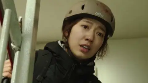 Still 6 of #Alive (2020) WEB-DL [English (ORG 5.1) & Korean] 1080p 720p & 480p Dual Audio [x264/ESubs]