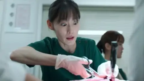 Still 1 of The Trauma Code: Heroes on Call (Season 1) WEB-DL [Hindi (ORG 5.1) & English] 1080p 720p & 480p Dual Audio [x264/10Bit-HEVC] DD5.1 | NF Series