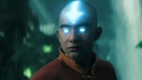 Still 8 of Avatar: The Last Airbender (Season 2) WEB-DL [Hindi (DD5.1) & English] 4K 1080p 720p & 480p [x264/10Bit-HEVC] | [ALL Episodes] | NF Series