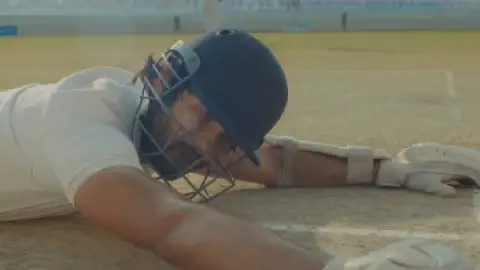Still 6 of Jersey (2022) WEB-DL [Hindi DD5.1] 1080p 720p & 480p [x264/HEVC] HD